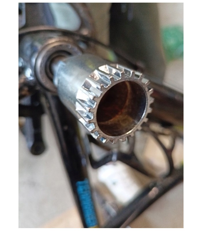 Klucz rowerowy do supportu serwisowanie roweru